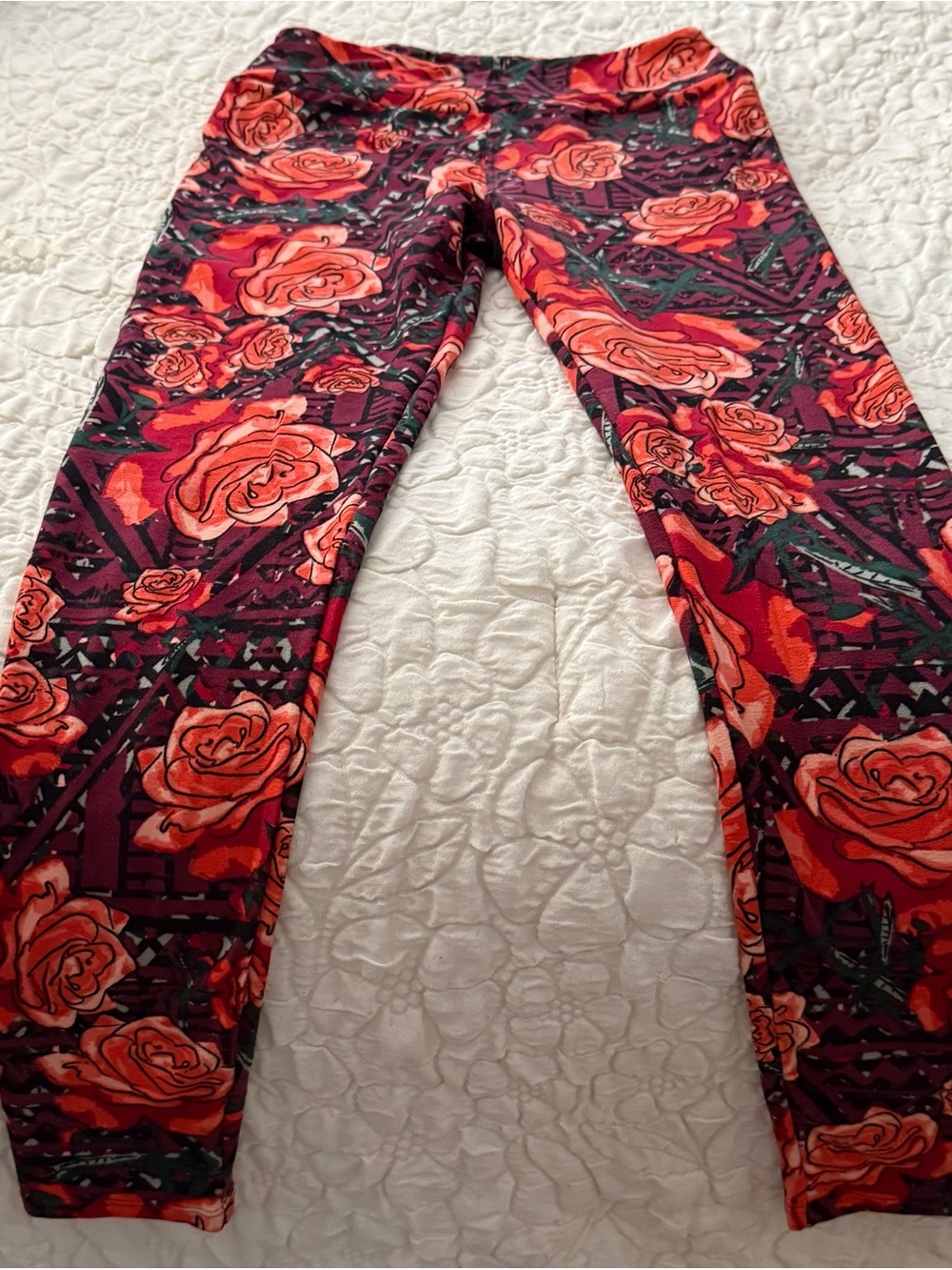 Unicorn! LuLaRoe Red Roses Print Leggings - Rare!